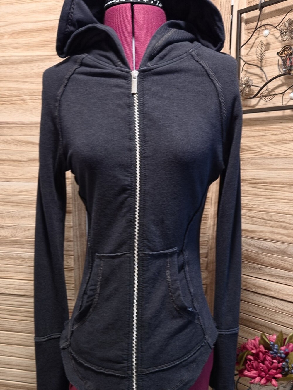 Out From Under UO Sm Black L/S Hoodie
